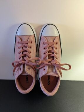 Converse Sneakers Sz 9